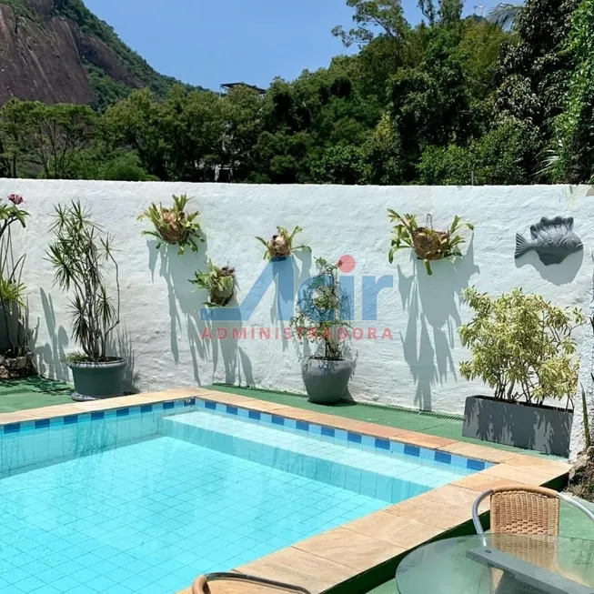 Foto 1 de Casa com 9 Quartos à venda, 600m² em Laranjeiras, Rio de Janeiro