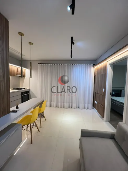 Foto 1 de Apartamento com 1 Quarto para alugar, 44m² em Cristo Rei, Curitiba