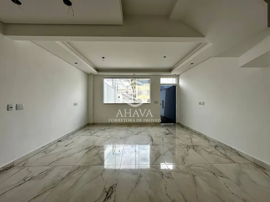 Foto 1 de Casa com 3 Quartos para alugar, 120m² em Santa Mônica, Belo Horizonte