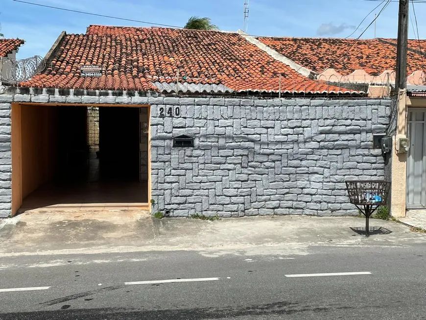 Foto 1 de Casa com 3 Quartos à venda, 171m² em Cidade dos Funcionários, Fortaleza