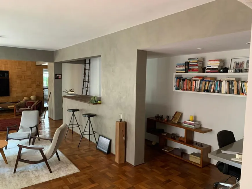 Foto 1 de Apartamento com 2 Quartos à venda, 162m² em Jardim América, São Paulo