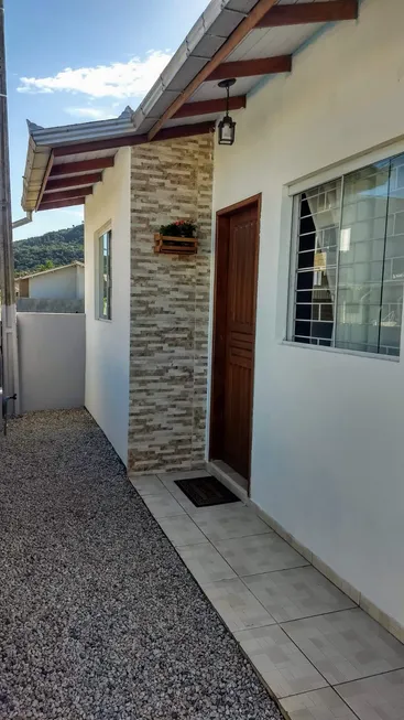 Foto 1 de Casa com 2 Quartos à venda, 61m² em São João do Rio Vermelho, Florianópolis