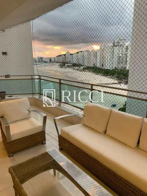 Foto 1 de Apartamento com 4 Quartos à venda, 240m² em Pitangueiras, Guarujá