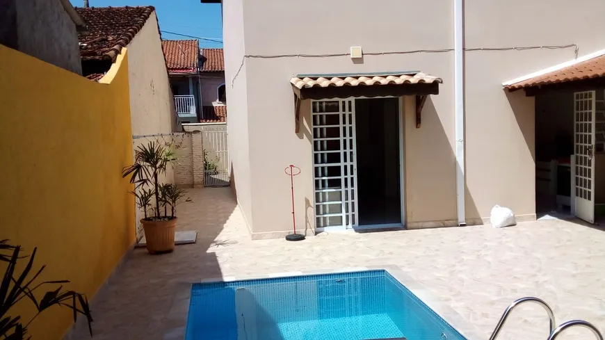 Foto 1 de Sobrado com 3 Quartos à venda, 209m² em Itapema, Guararema