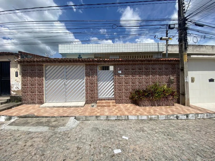 Foto 1 de Casa com 4 Quartos à venda, 200m² em RENDEIRAS, Caruaru
