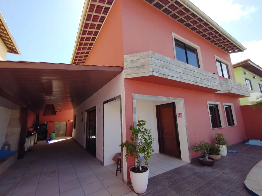 Foto 1 de Casa de Condomínio com 5 Quartos à venda, 215m² em Estrada do Coco, Lauro de Freitas