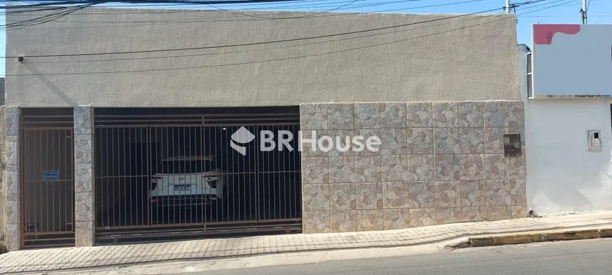Foto 1 de Casa com 3 Quartos à venda, 171m² em Centro Sul, Cuiabá