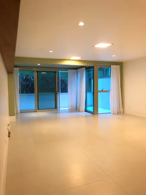 Foto 1 de Apartamento com 3 Quartos à venda, 200m² em Leblon, Rio de Janeiro