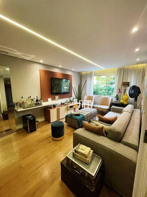 Foto 1 de Apartamento com 3 Quartos para venda ou aluguel, 110m² em Moema, São Paulo