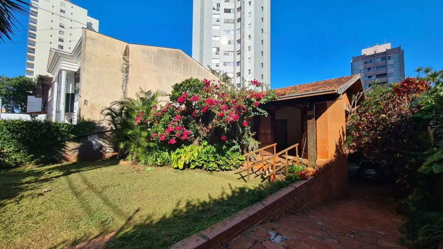 Foto 1 de Casa com 4 Quartos para venda ou aluguel, 336m² em Centro, Londrina