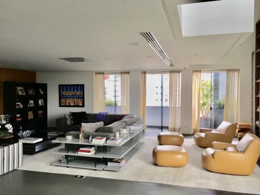Foto 1 de Apartamento com 4 Quartos à venda, 350m² em Vila Nova Conceição, São Paulo