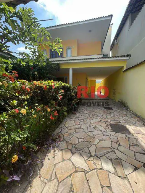Foto 1 de Casa de Condomínio com 3 Quartos à venda, 270m² em Jacarepaguá, Rio de Janeiro