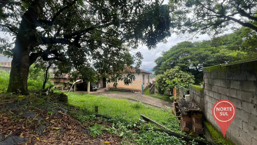 Foto 1 de Lote/Terreno à venda, 810m² em Centro, Brumadinho