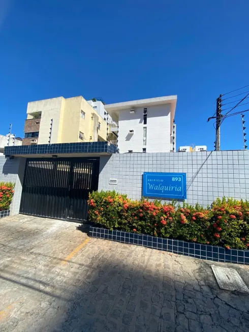 Foto 1 de Apartamento com 4 Quartos para alugar, 120m² em Ponta Verde, Maceió