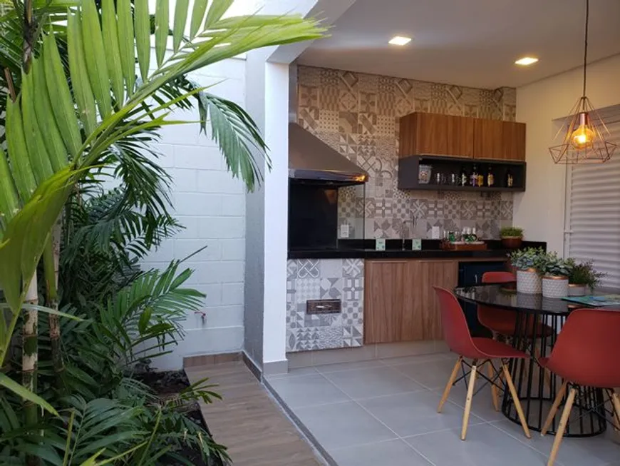 Foto 1 de Casa de Condomínio com 3 Quartos à venda, 113m² em Jardim Botânico, Uberlândia