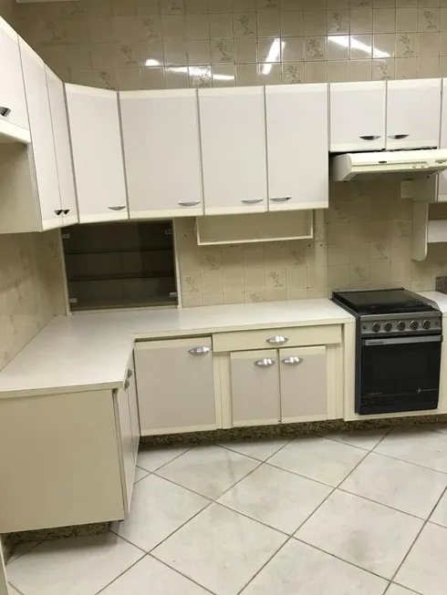 Foto 1 de Casa com 2 Quartos à venda, 174m² em Pacaembu, São Paulo