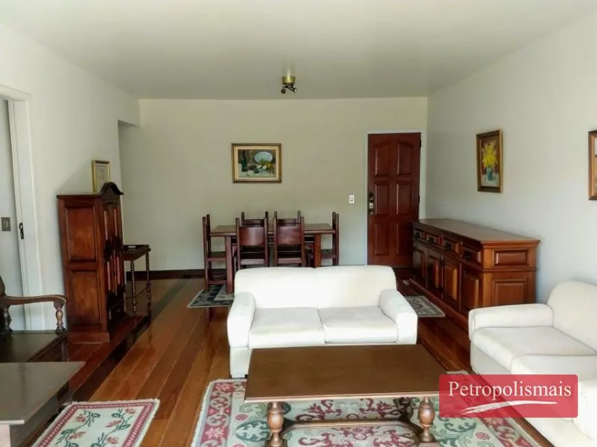 Foto 1 de Apartamento com 3 Quartos à venda, 118m² em Valparaiso, Petrópolis