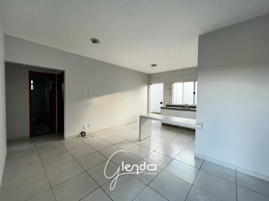 Foto 1 de Casa com 3 Quartos à venda, 75m² em Jardim Guanabara, Goiânia