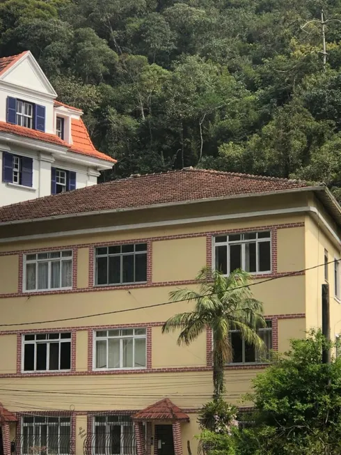 Foto 1 de Apartamento com 2 Quartos para alugar, 45m² em Centro, Petrópolis