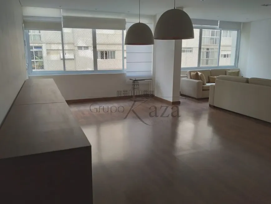 Foto 1 de Apartamento com 3 Quartos à venda, 240m² em Higienópolis, São Paulo