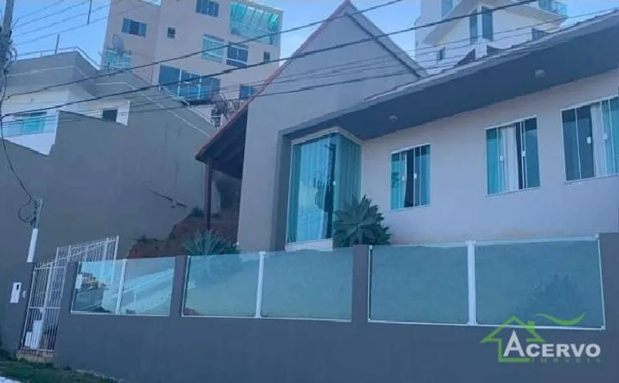 Foto 1 de Casa com 3 Quartos à venda, 180m² em Bom Clima, Juiz de Fora