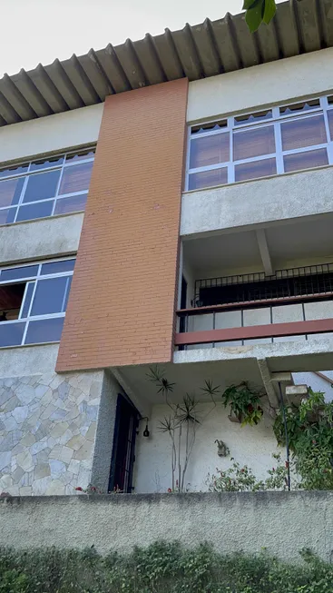 Foto 1 de Casa com 4 Quartos à venda, 400m² em Jardim Guanabara, Rio de Janeiro