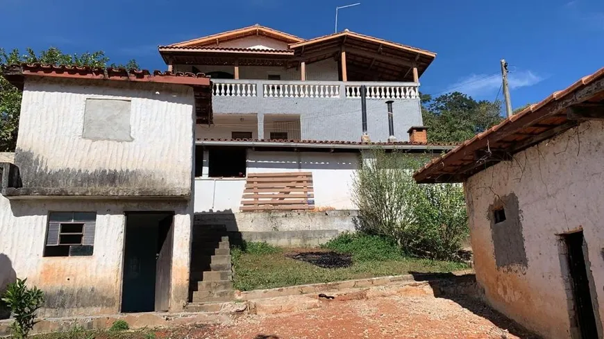 Foto 1 de Fazenda/Sítio com 4 Quartos à venda, 300m² em Terra Preta Terra Preta, Mairiporã