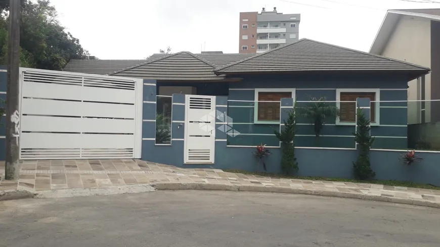 Foto 1 de Casa com 3 Quartos à venda, 180m² em Planalto, Caxias do Sul