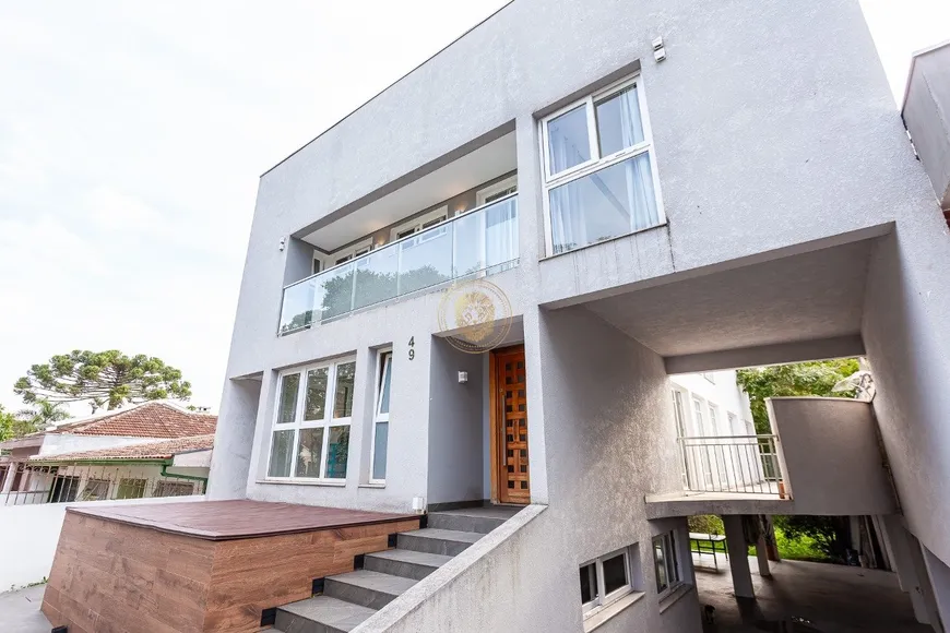 Foto 1 de Casa com 3 Quartos para alugar, 390m² em Alto da Rua XV, Curitiba