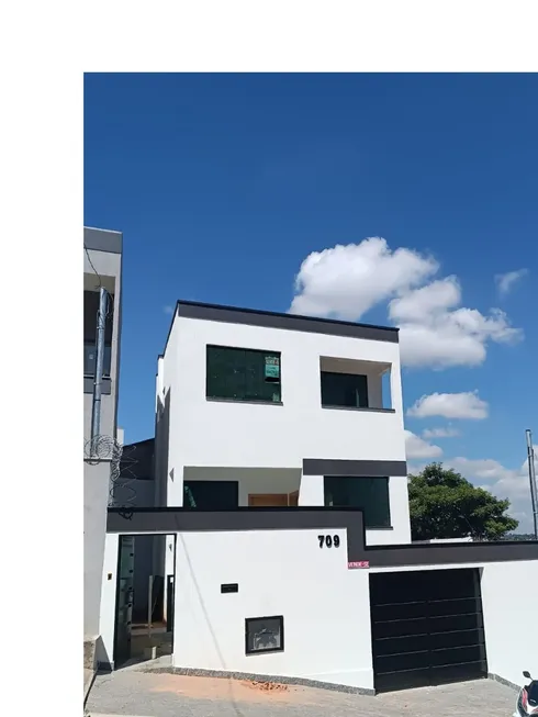 Foto 1 de Casa com 3 Quartos à venda, 100m² em Cabral, Contagem