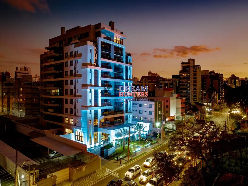 Foto 1 de Apartamento com 3 Quartos à venda, 142m² em Champagnat, Curitiba