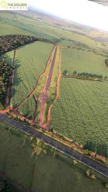 Foto 1 de Fazenda/Sítio com 3 Quartos à venda, 180m² em , Ibaté