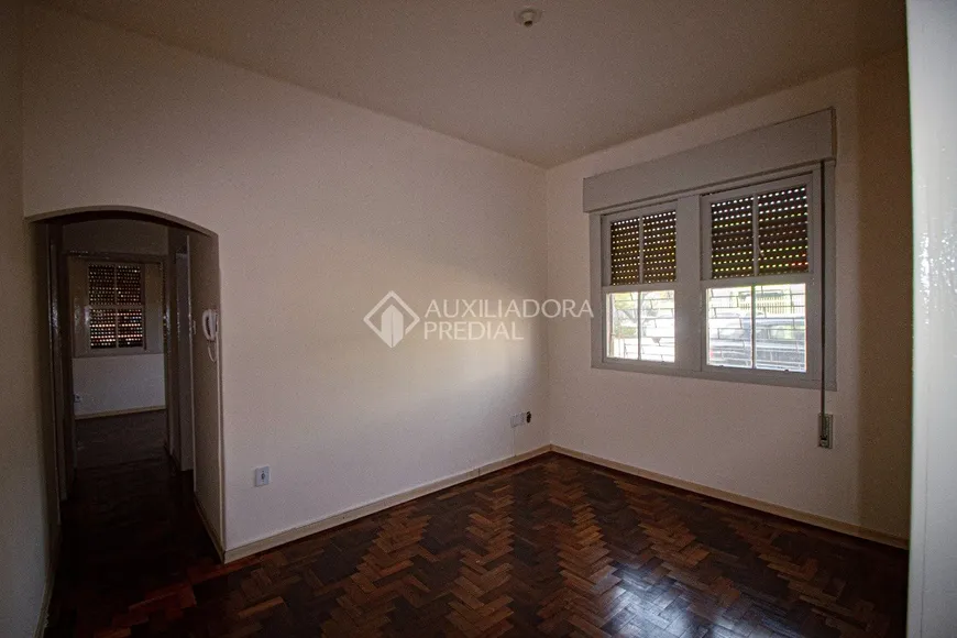 Foto 1 de Apartamento com 2 Quartos à venda, 48m² em Navegantes, Porto Alegre