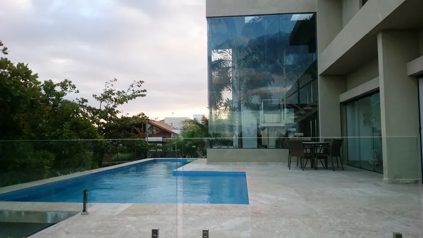 Foto 1 de Casa de Condomínio com 4 Quartos à venda, 570m² em Buscaville, Camaçari