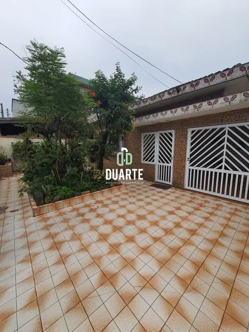 Foto 1 de Casa com 3 Quartos à venda, 140m² em Santa Maria, Santos