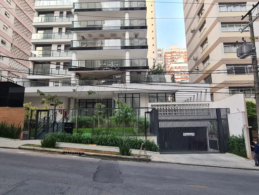 Foto 1 de Apartamento com 3 Quartos à venda, 205m² em Jardim Paulista, São Paulo