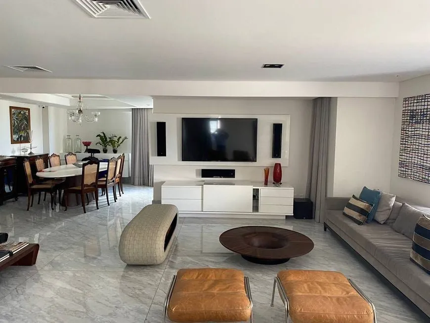 Foto 1 de Apartamento com 4 Quartos à venda, 214m² em Boa Viagem, Recife