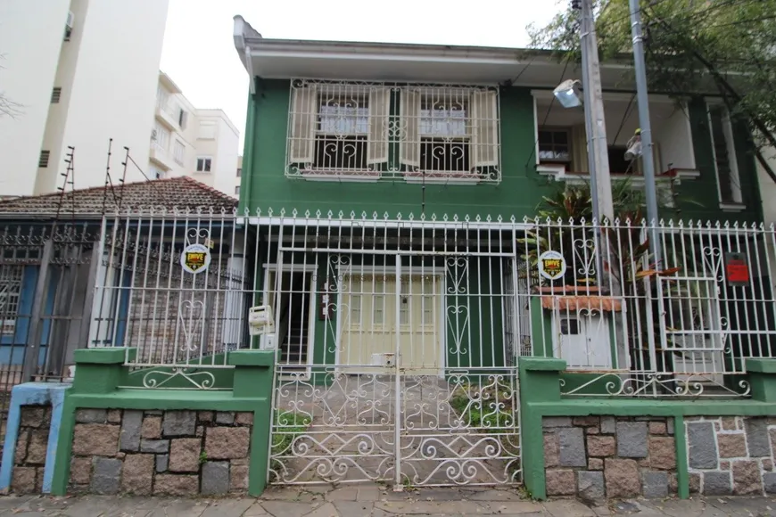 Foto 1 de Casa com 4 Quartos para venda ou aluguel, 170m² em Santana, Porto Alegre