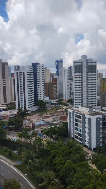 Foto 1 de Apartamento com 3 Quartos à venda, 65m² em Boa Viagem, Recife