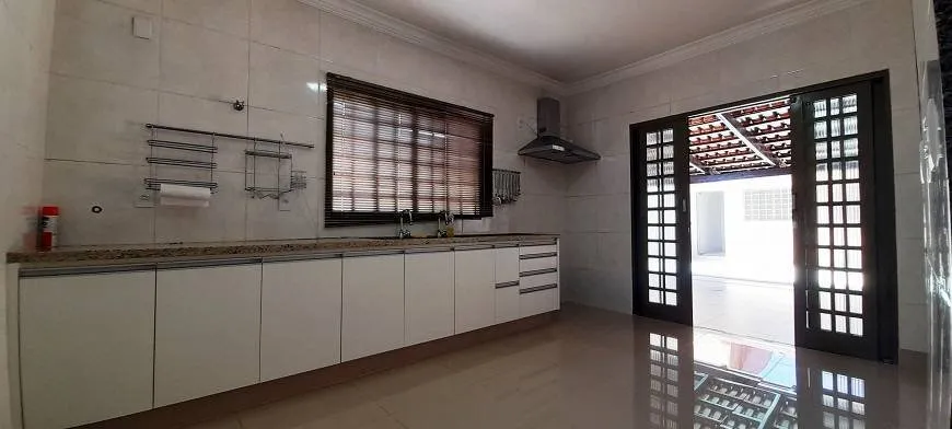 Foto 1 de Casa com 2 Quartos à venda, 90m² em Jardim Pulicano, Franca