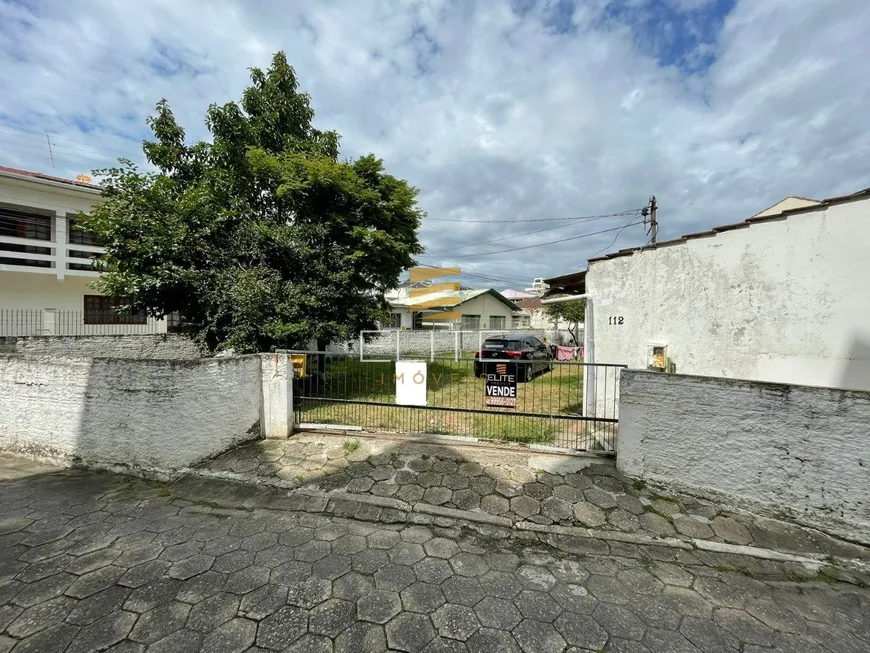 Foto 1 de Lote/Terreno à venda, 405m² em Kobrasol, São José