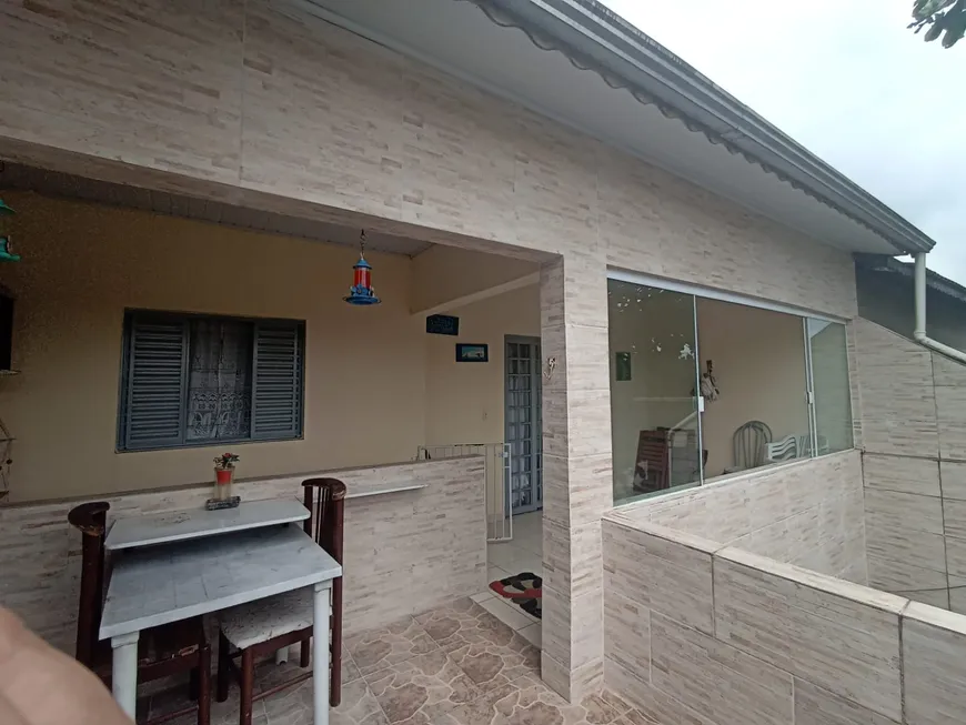 Foto 1 de Sobrado com 4 Quartos à venda, 84m² em Vila Caicara, Praia Grande