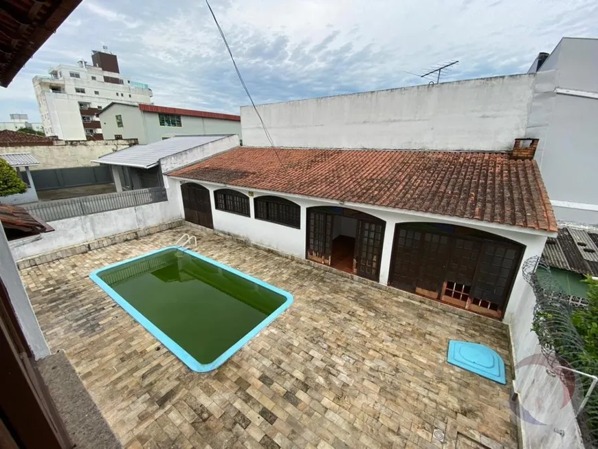 Foto 1 de Casa com 4 Quartos à venda, 230m² em Jardim Atlântico, Florianópolis