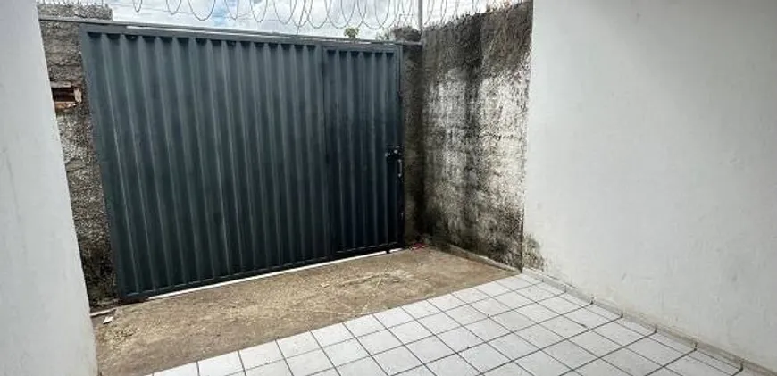 Foto 1 de Casa com 2 Quartos à venda, 110m² em Plataforma, Salvador