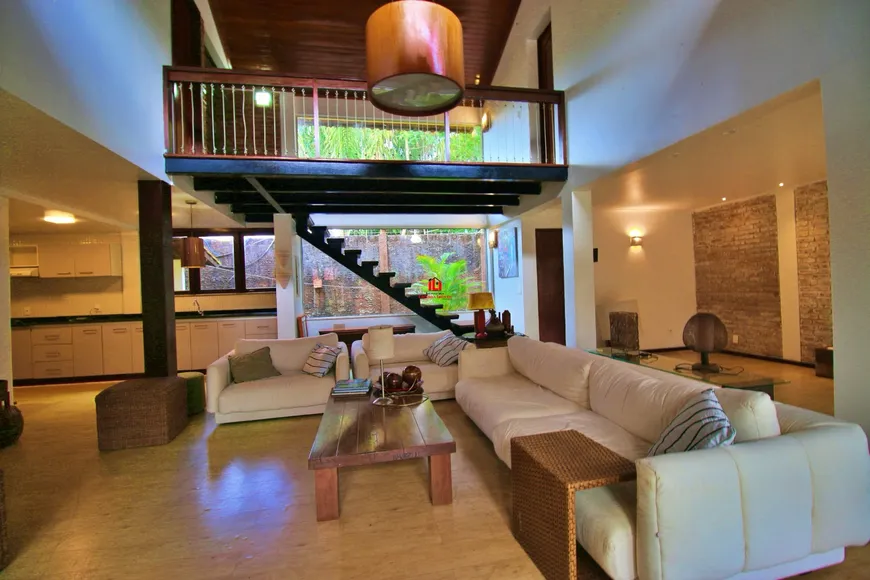 Foto 1 de Casa de Condomínio com 4 Quartos para venda ou aluguel, 300m² em Ponta Negra, Manaus