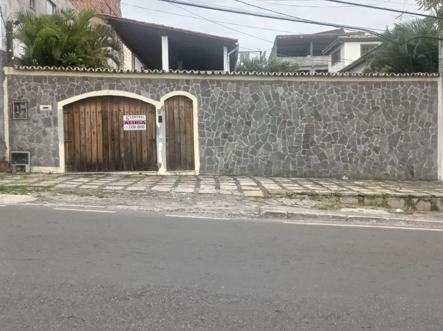 Foto 1 de Imóvel Comercial com 4 Quartos para alugar, 400m² em Itapuã, Salvador