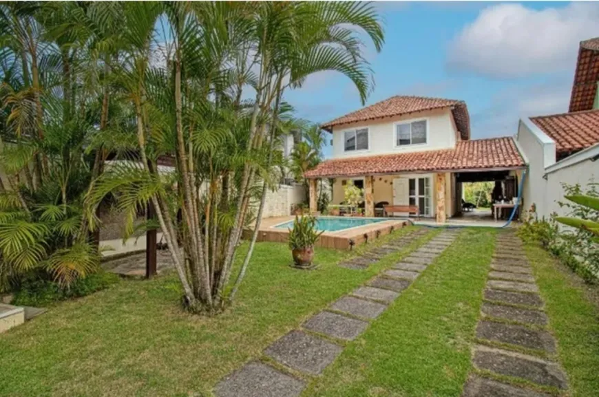 Foto 1 de Casa de Condomínio com 4 Quartos à venda, 300m² em Barra da Tijuca, Rio de Janeiro