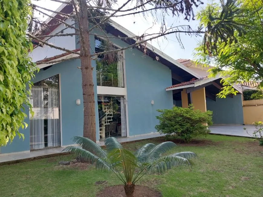 Foto 1 de Casa de Condomínio com 3 Quartos para venda ou aluguel, 300m² em Granja Viana, Carapicuíba