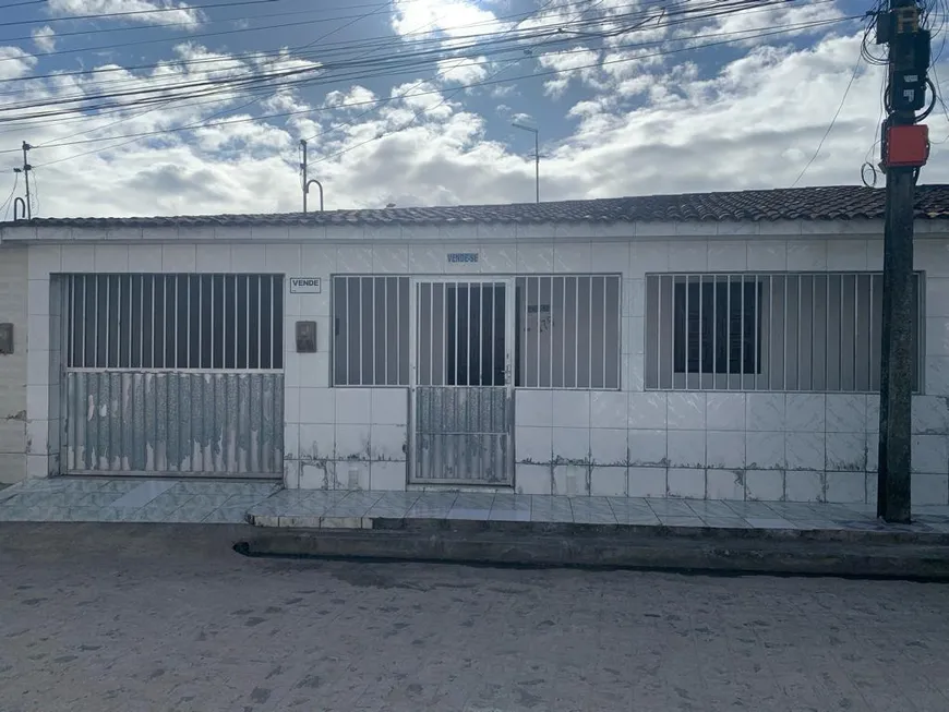 Foto 1 de Casa com 2 Quartos à venda, 70m² em Tabuleiro do Pinto, Rio Largo