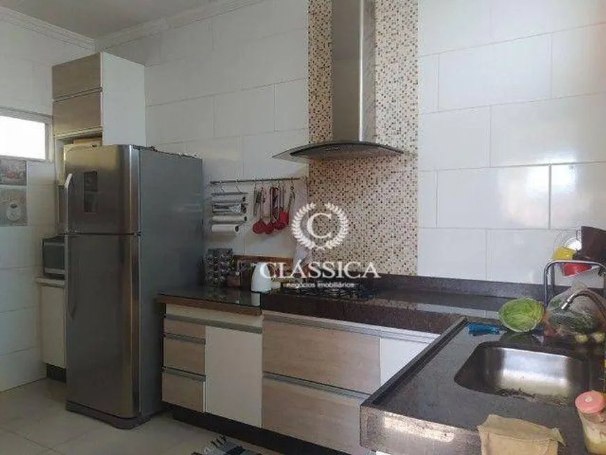 Foto 1 de Casa com 4 Quartos à venda, 110m² em Sapucaia II, Contagem